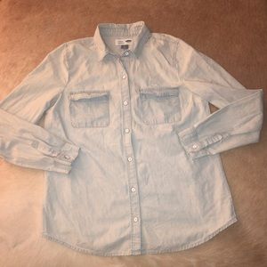 Nwot Old Navy S very pale blue denim shirt